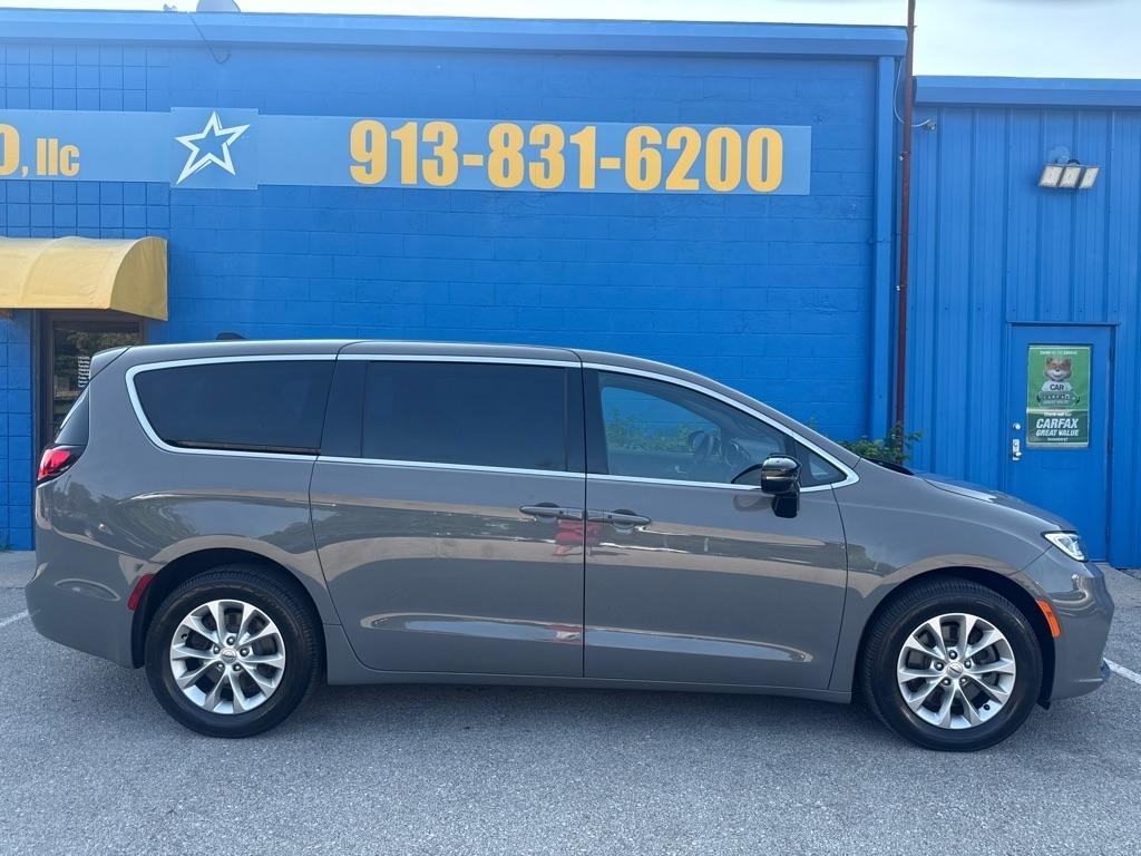 Chrysler Pacifica Select AWD 2025