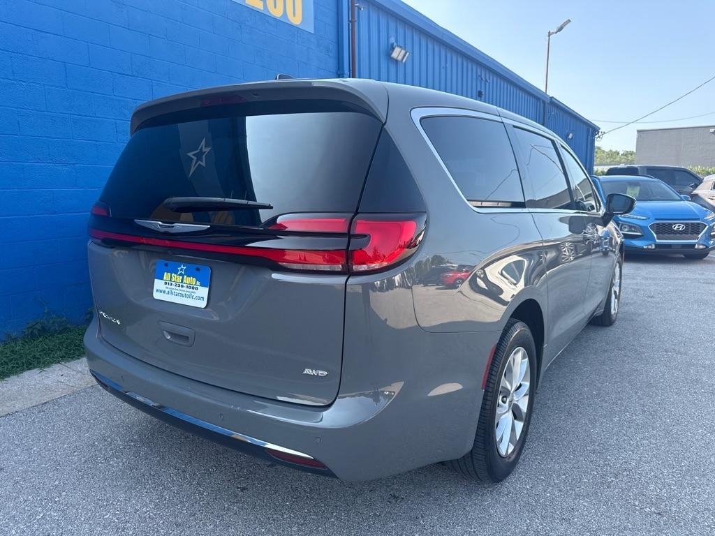 Chrysler Pacifica Select AWD 2025