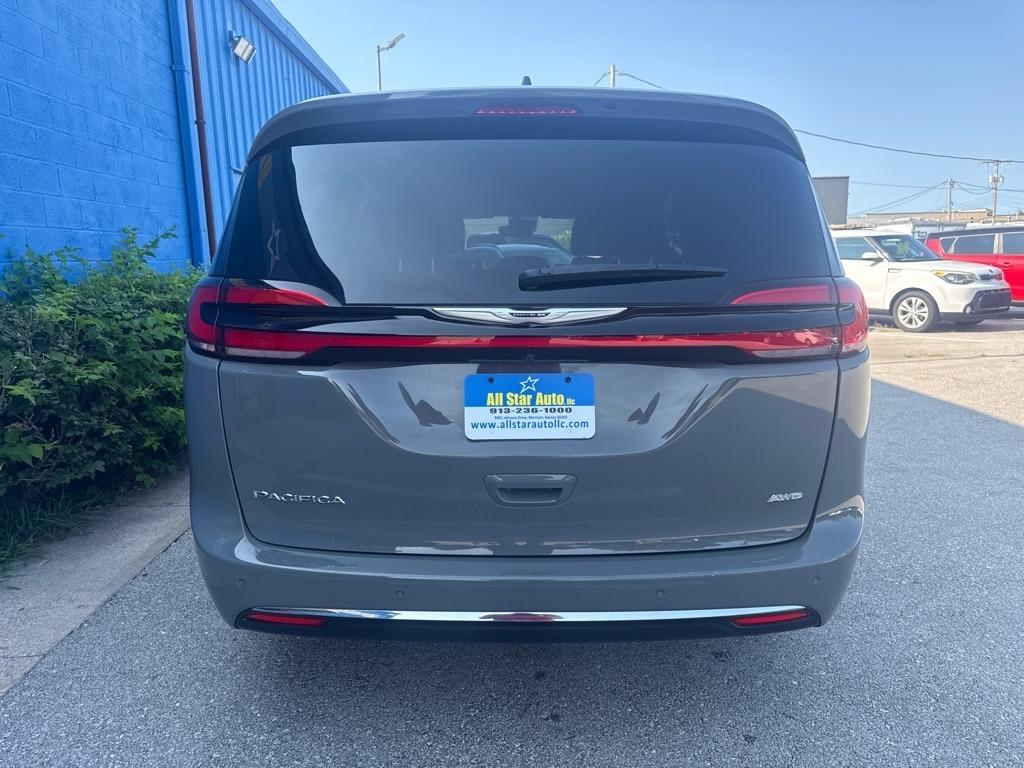 Chrysler Pacifica Select AWD 2025