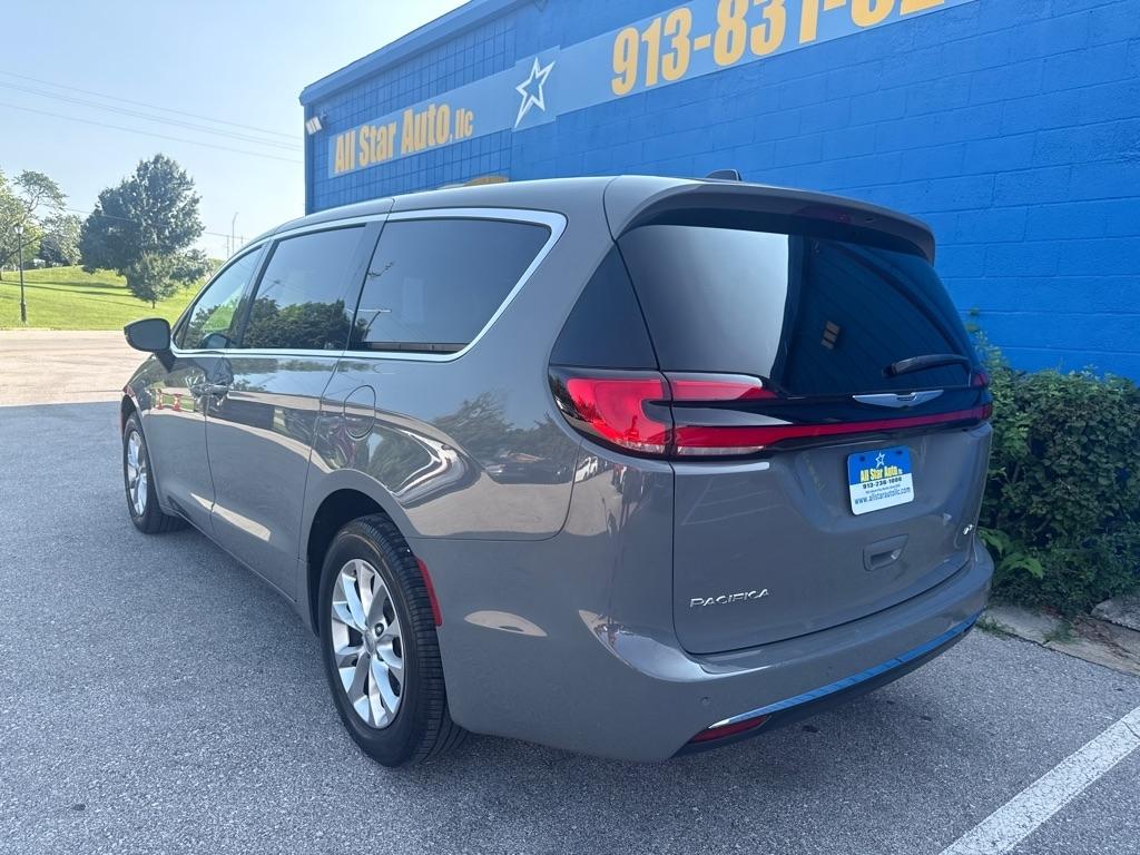 Chrysler Pacifica Select AWD 2025