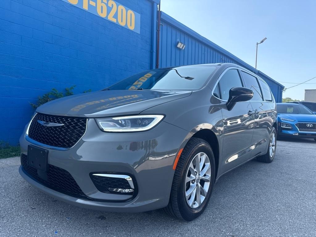 Chrysler Pacifica Select AWD 2025