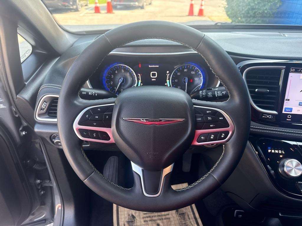 Chrysler Pacifica Select AWD 2025