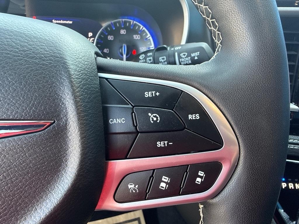 Chrysler Pacifica Select AWD 2025