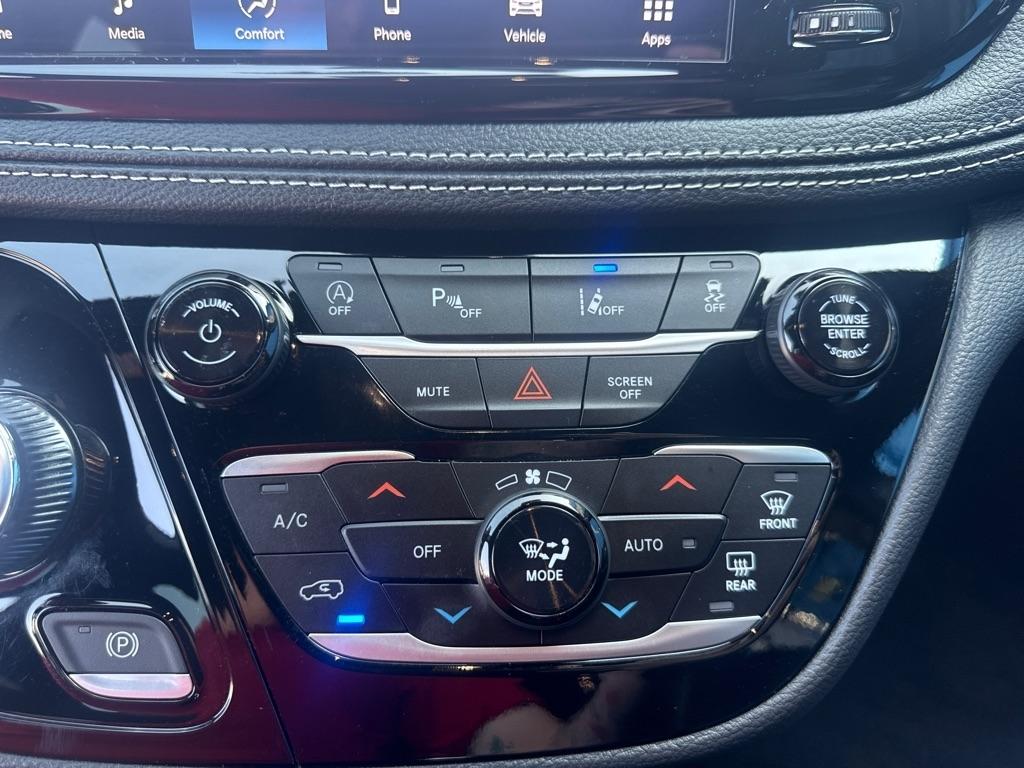 Chrysler Pacifica Select AWD 2025