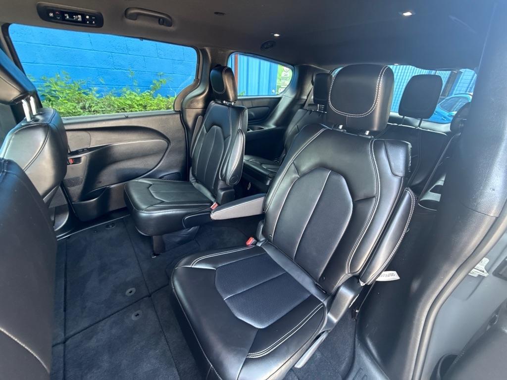 Chrysler Pacifica Select AWD 2025