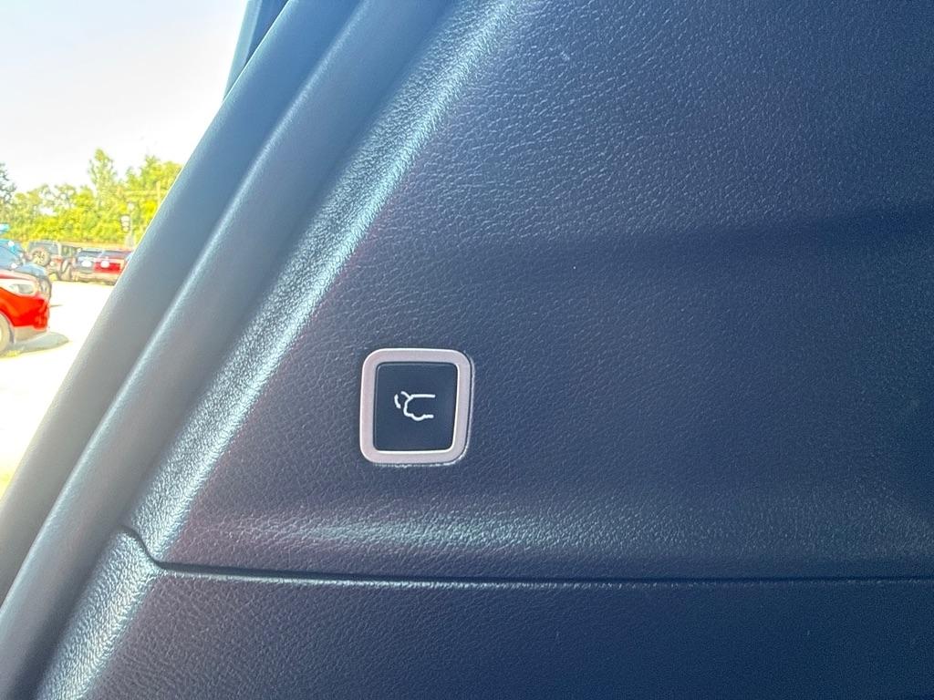 Chrysler Pacifica Select AWD 2025
