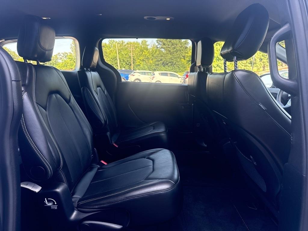 Chrysler Pacifica Select AWD 2025