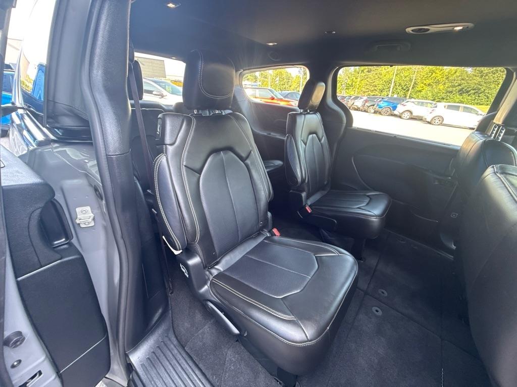 Chrysler Pacifica Select AWD 2025