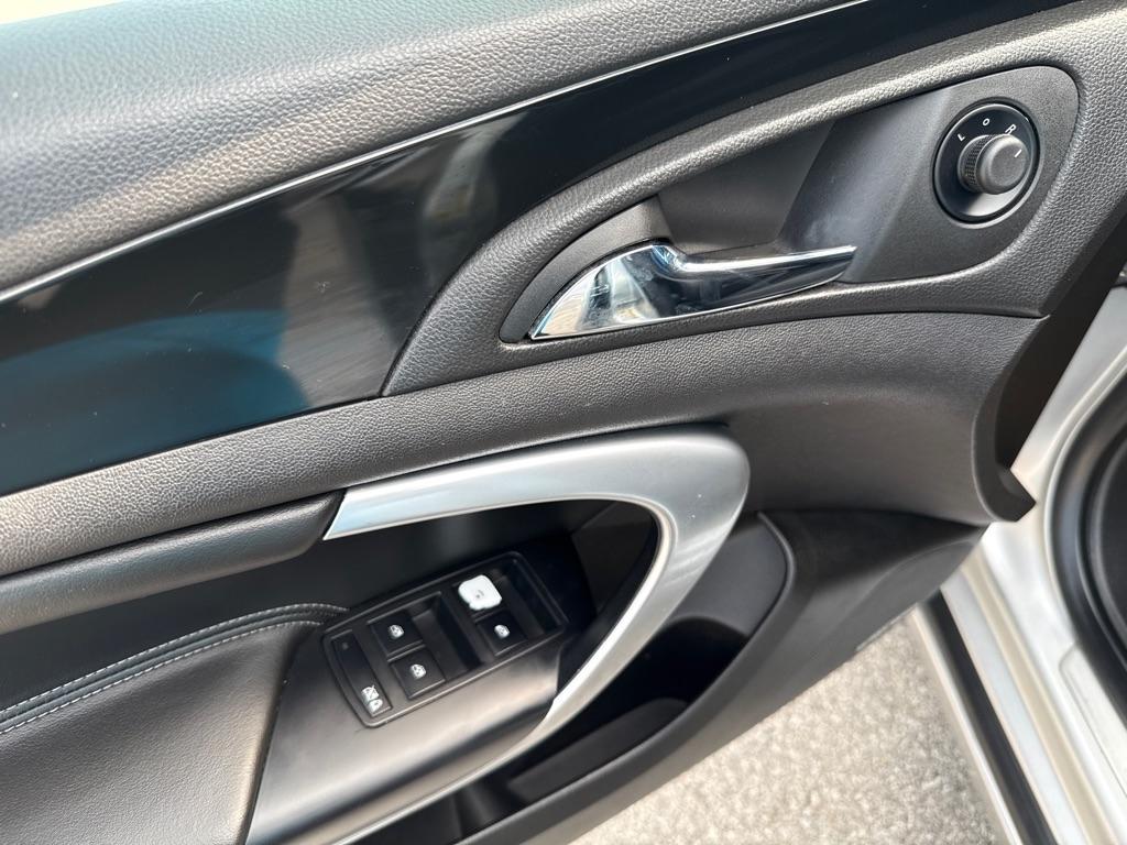 Buick Regal  2012