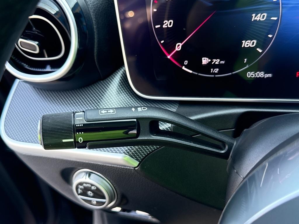Mercedes-Benz C-Class  2025