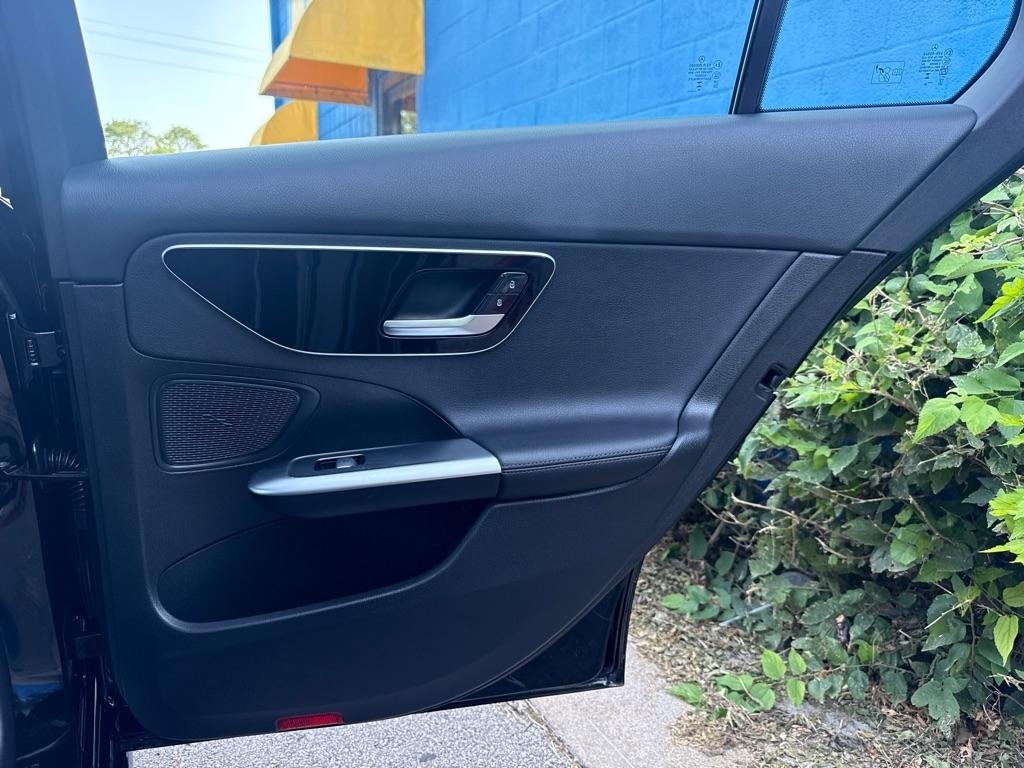 Mercedes-Benz C-Class  2025