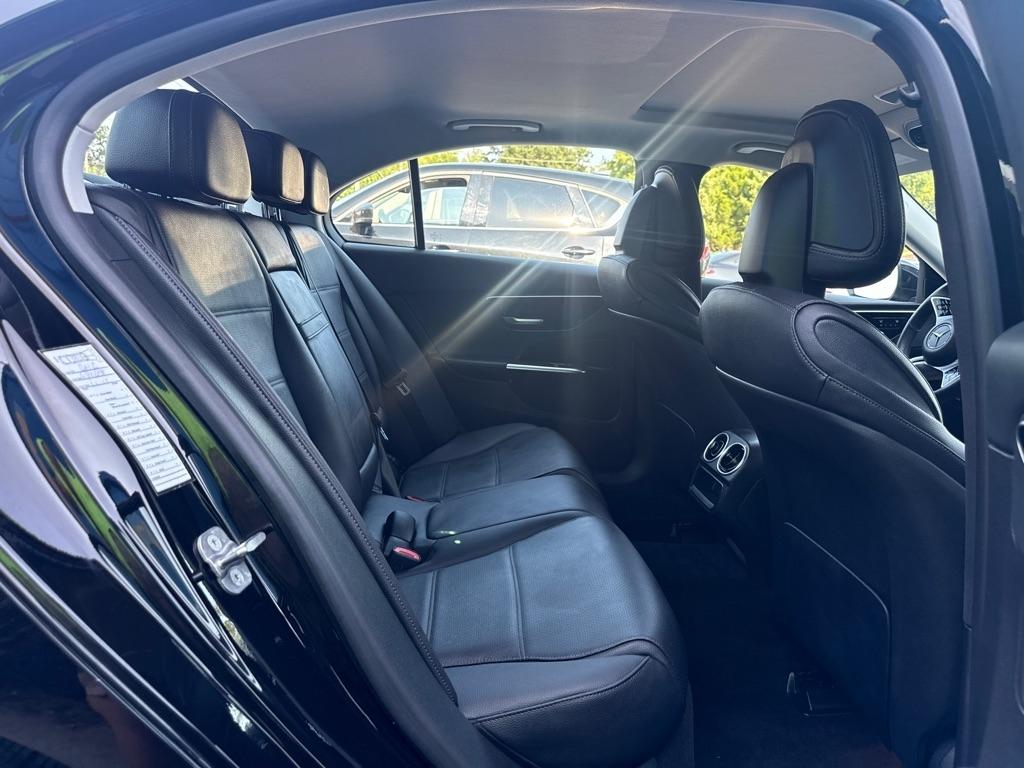 Mercedes-Benz C-Class  2025