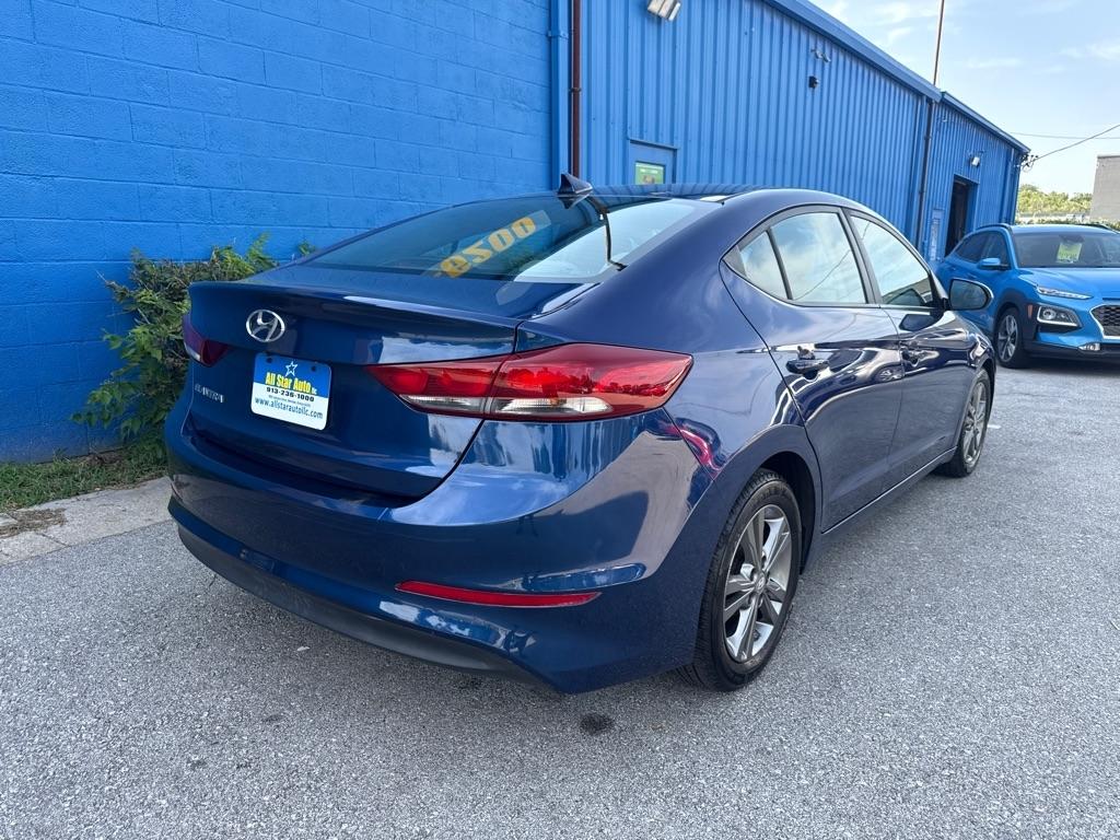 Hyundai Elantra  2017