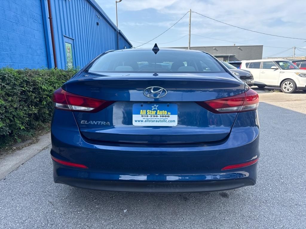 Hyundai Elantra  2017