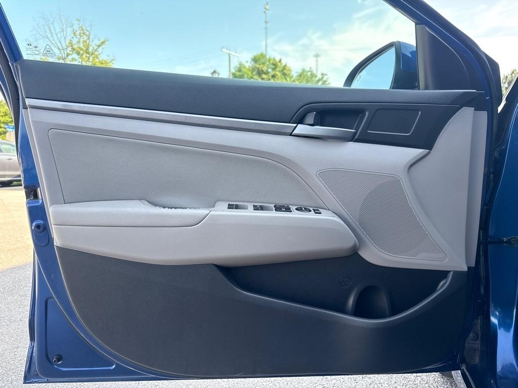 Hyundai Elantra  2017