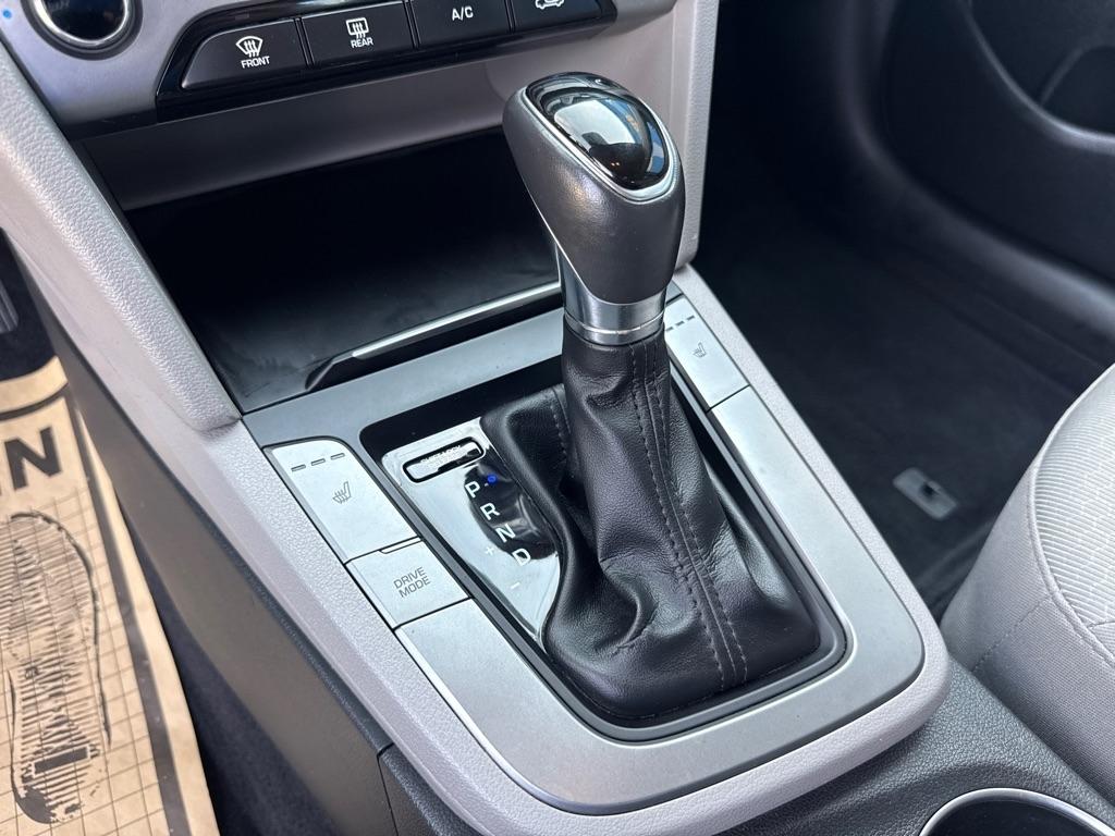 Hyundai Elantra  2017