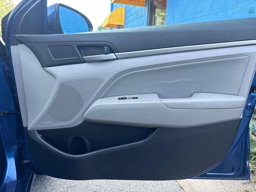 Hyundai Elantra  2017