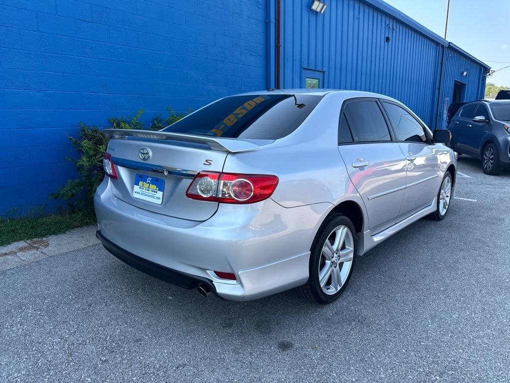 Toyota Corolla S 5-Speed MT 2013