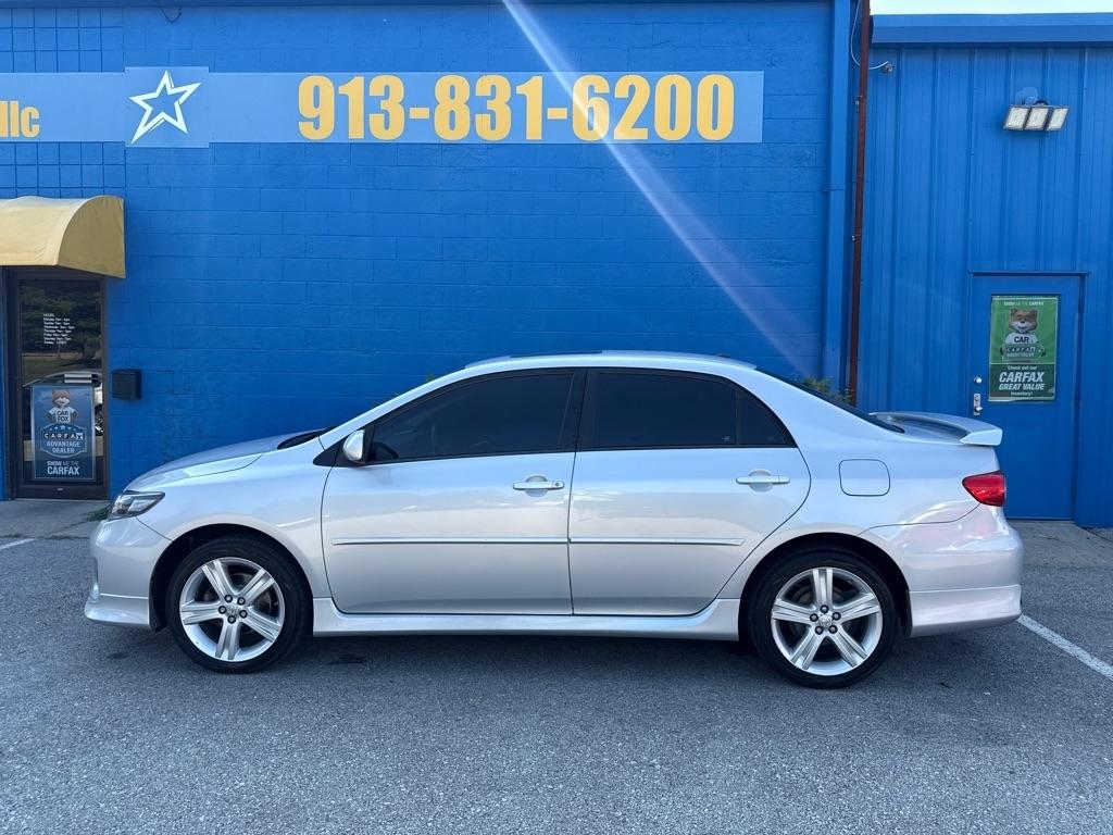 Toyota Corolla S 5-Speed MT 2013
