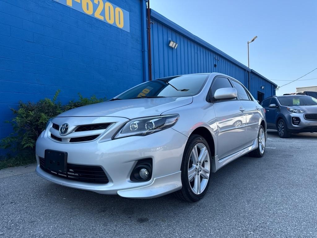 Toyota Corolla S 5-Speed MT 2013