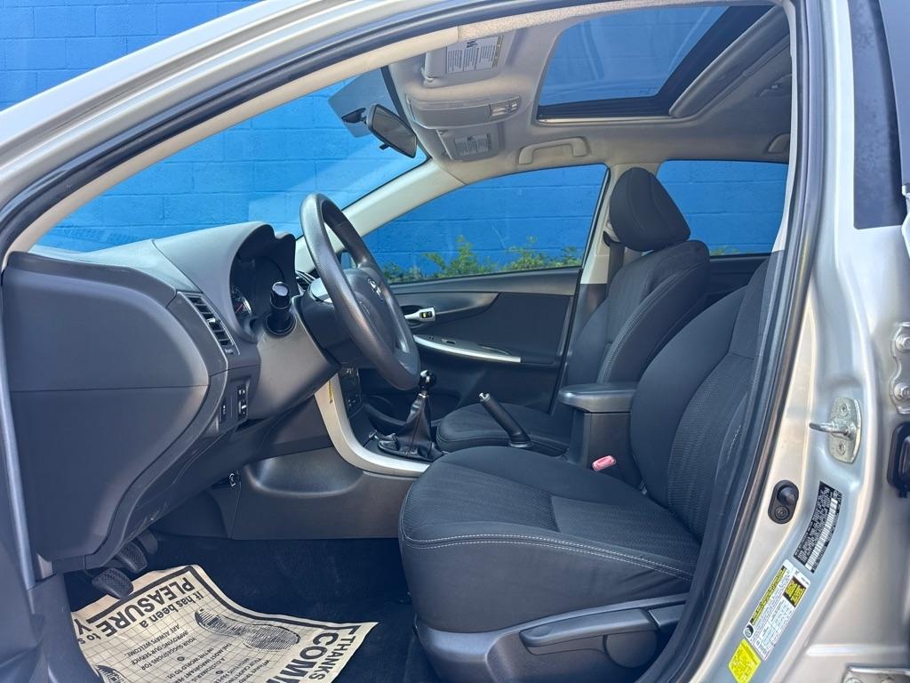 Toyota Corolla S 5-Speed MT 2013