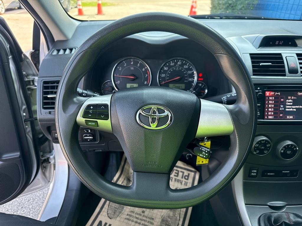 Toyota Corolla S 5-Speed MT 2013