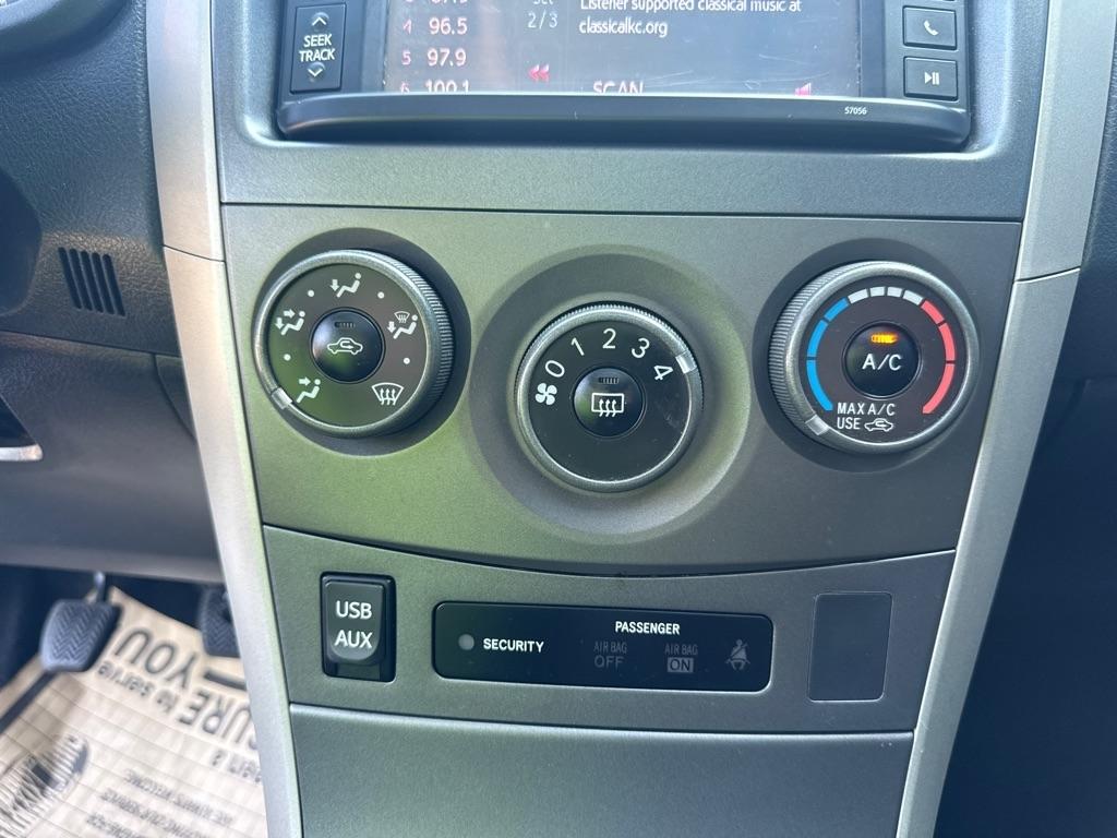 Toyota Corolla S 5-Speed MT 2013