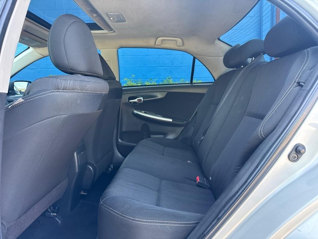 Toyota Corolla S 5-Speed MT 2013