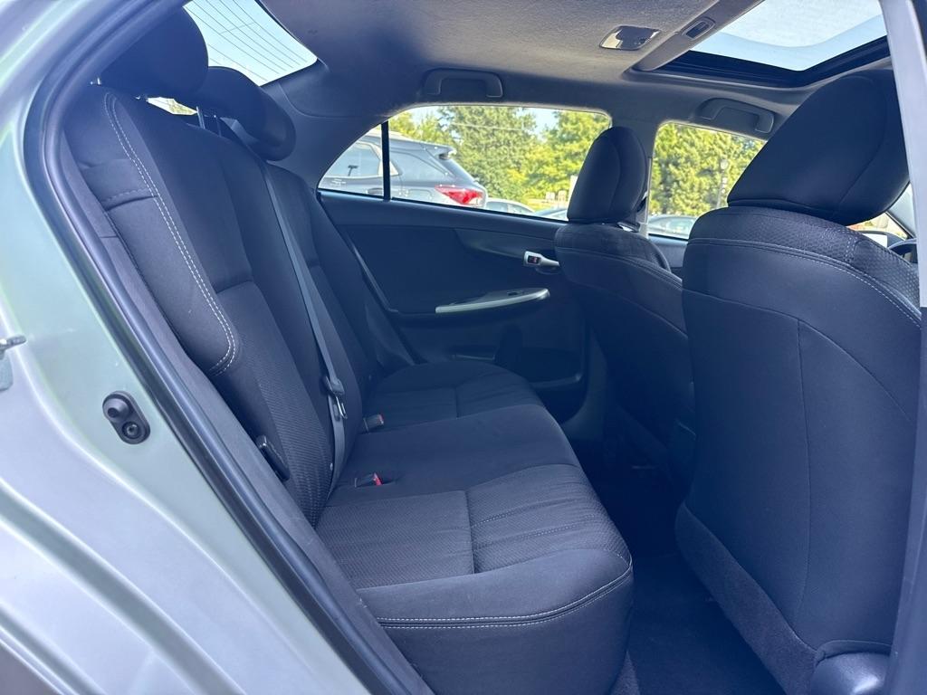 Toyota Corolla S 5-Speed MT 2013