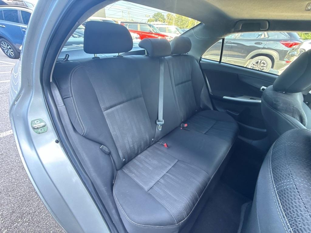 Toyota Corolla S 5-Speed MT 2013