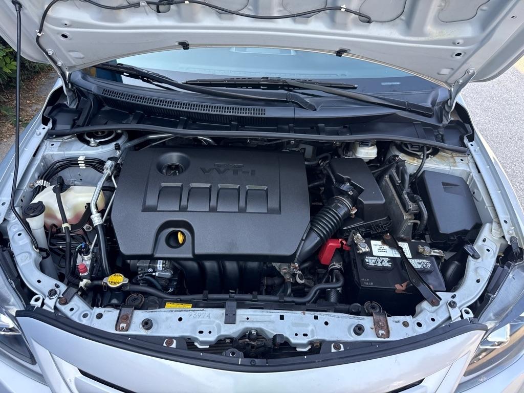 Toyota Corolla S 5-Speed MT 2013
