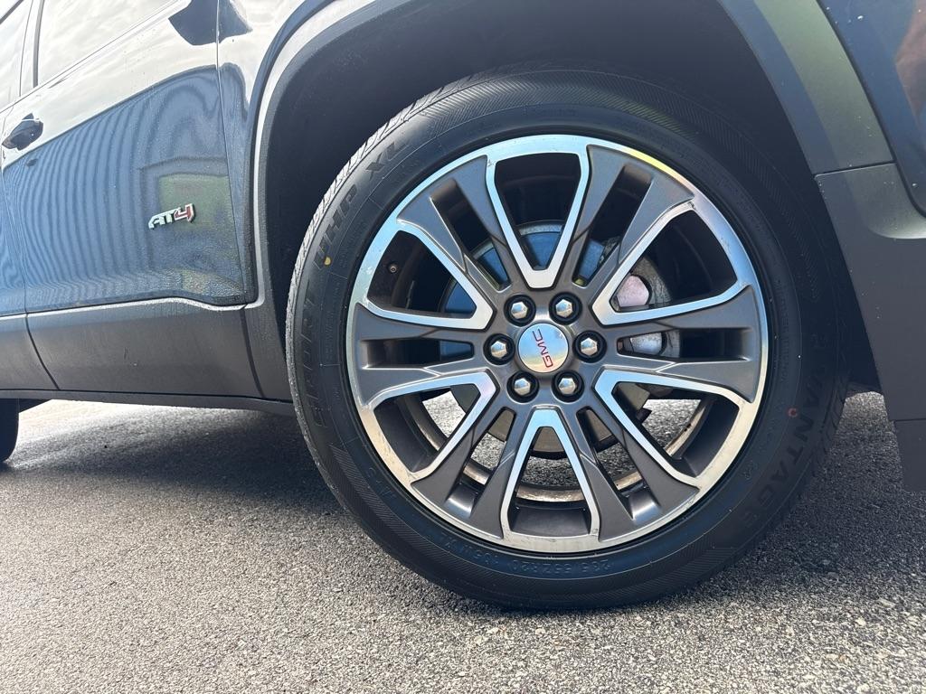 GMC Acadia AT4 4D SUV AWD 2020
