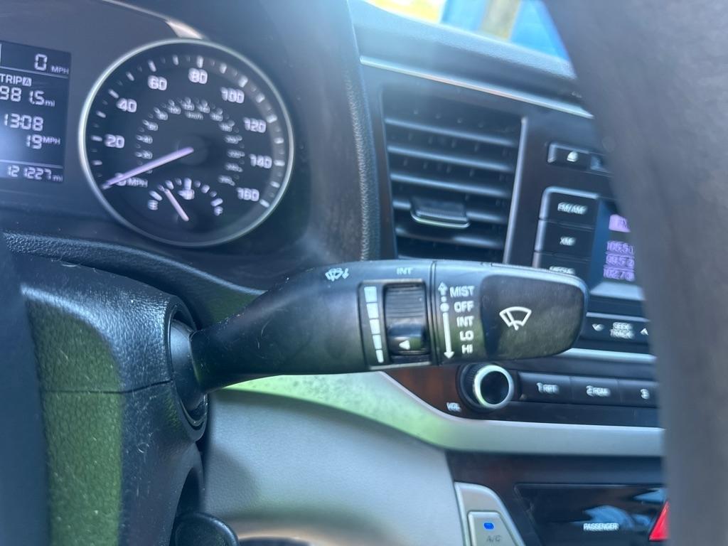 Hyundai Elantra  2017