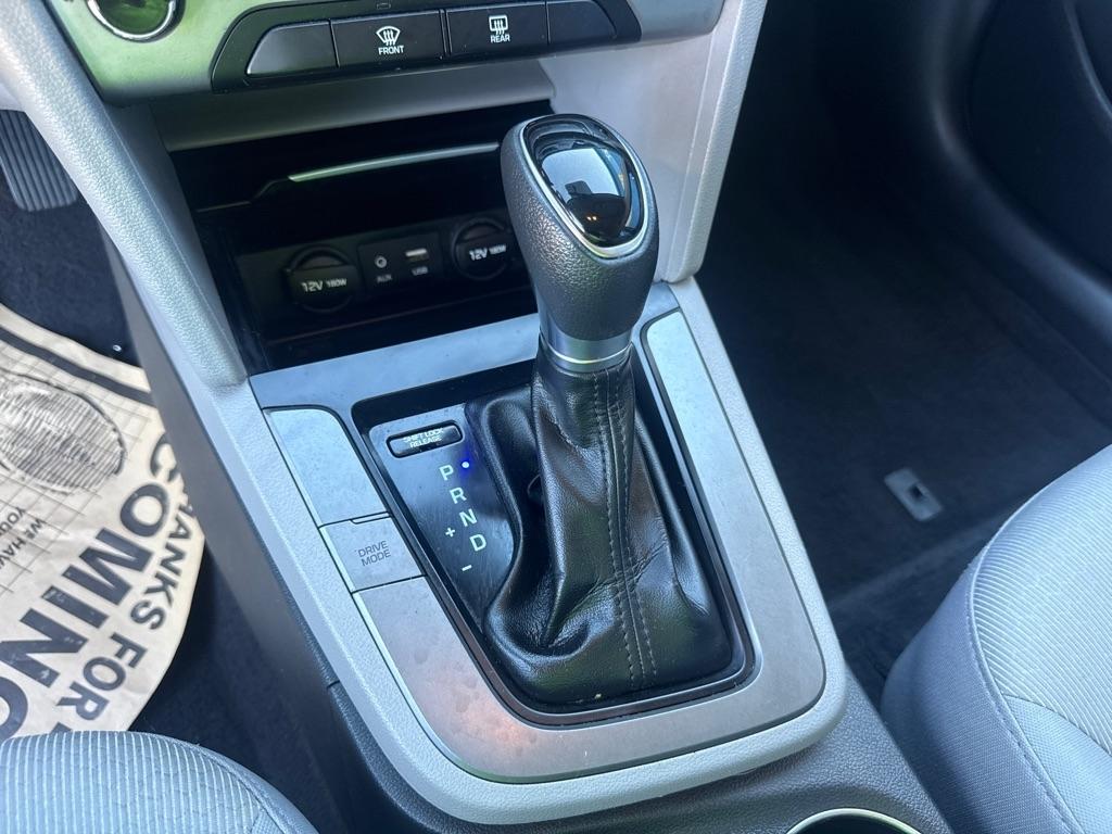 Hyundai Elantra  2017