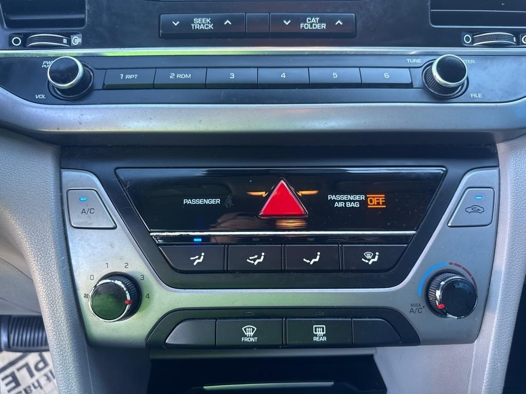 Hyundai Elantra  2017