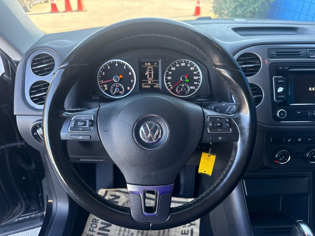 Volkswagen Tiguan S 4D SUV 4Motion 2013