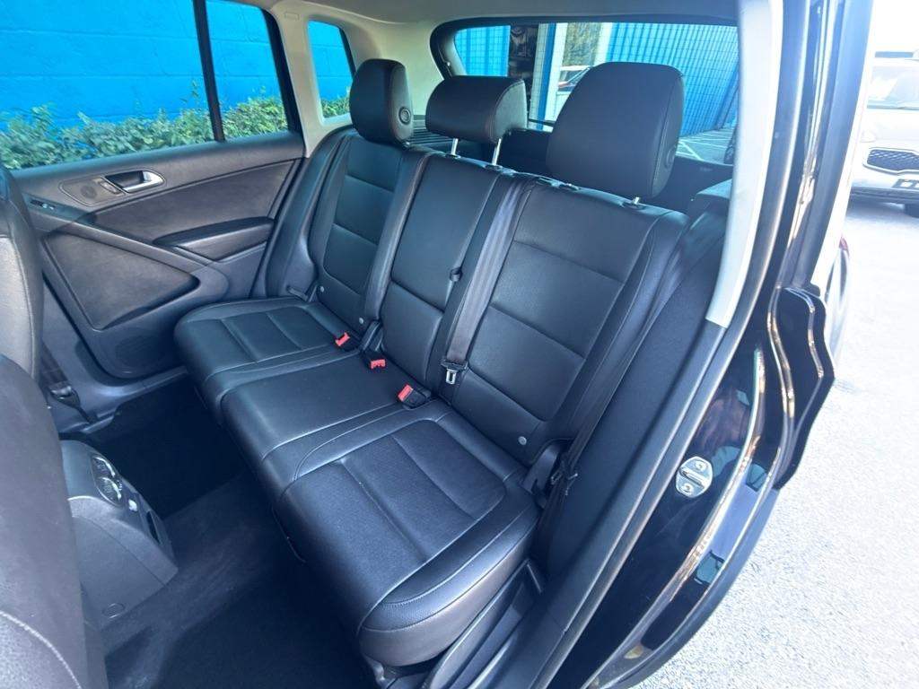 Volkswagen Tiguan S 4D SUV 4Motion 2013