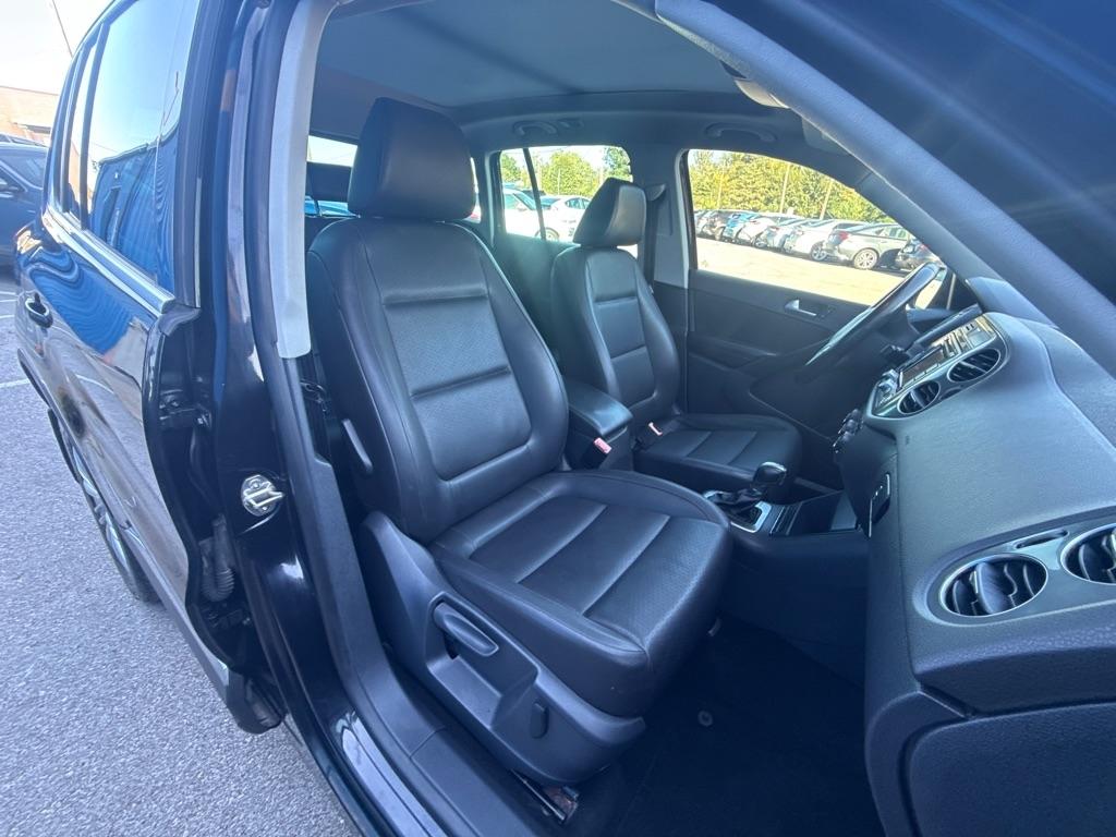 Volkswagen Tiguan S 4D SUV 4Motion 2013