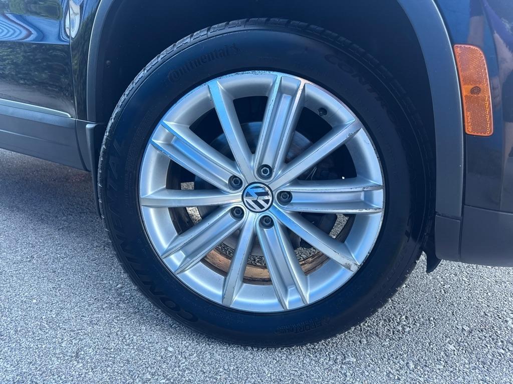 Volkswagen Tiguan S 4D SUV 4Motion 2013