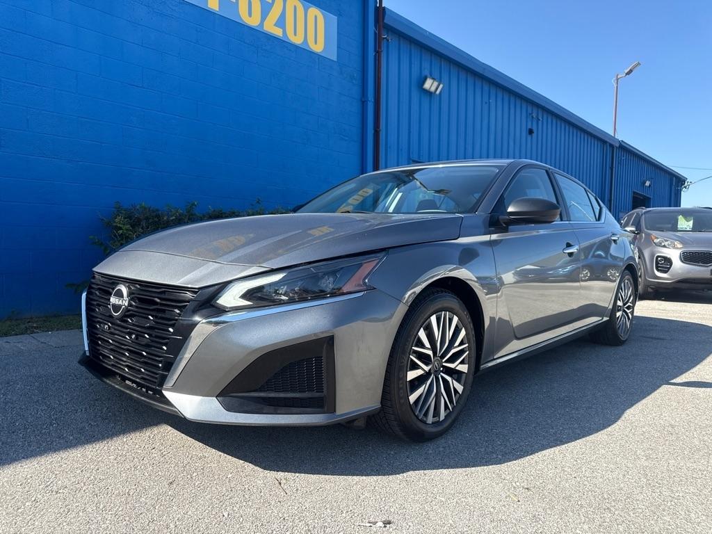 Nissan Altima  2024