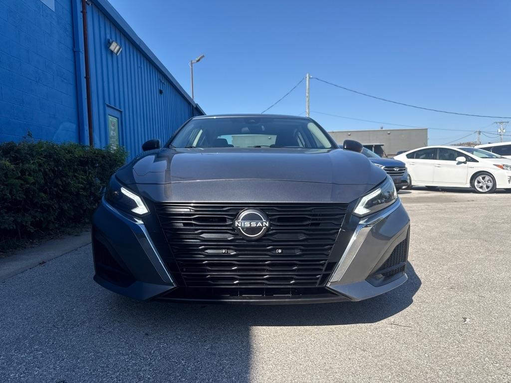 Nissan Altima  2024