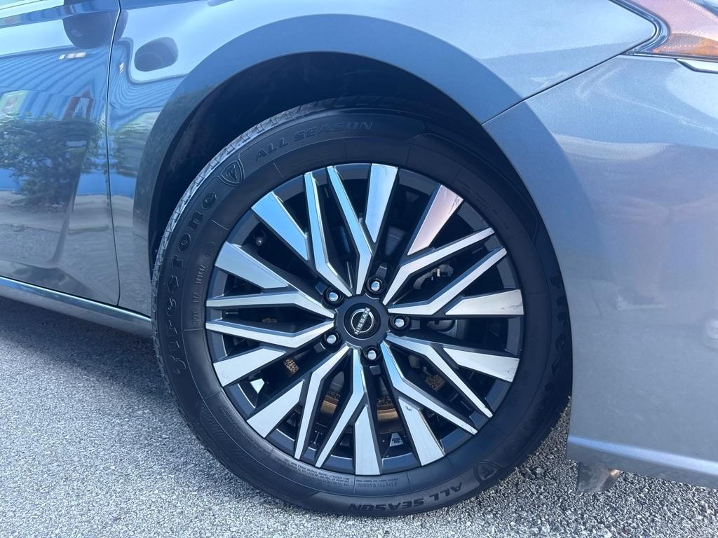 Nissan Altima  2024