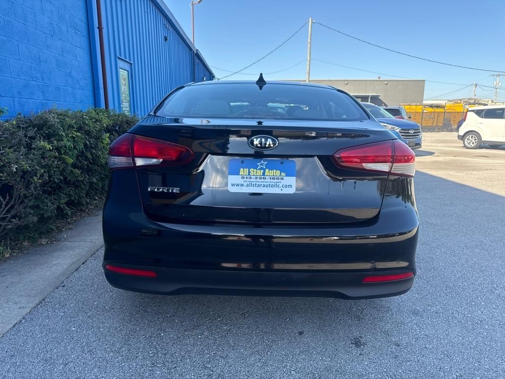 Kia Forte LX 4D Sedan 2017