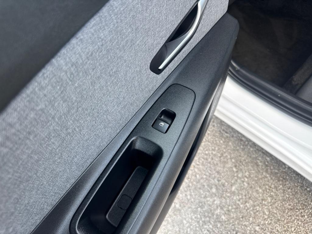 Hyundai Elantra  2024