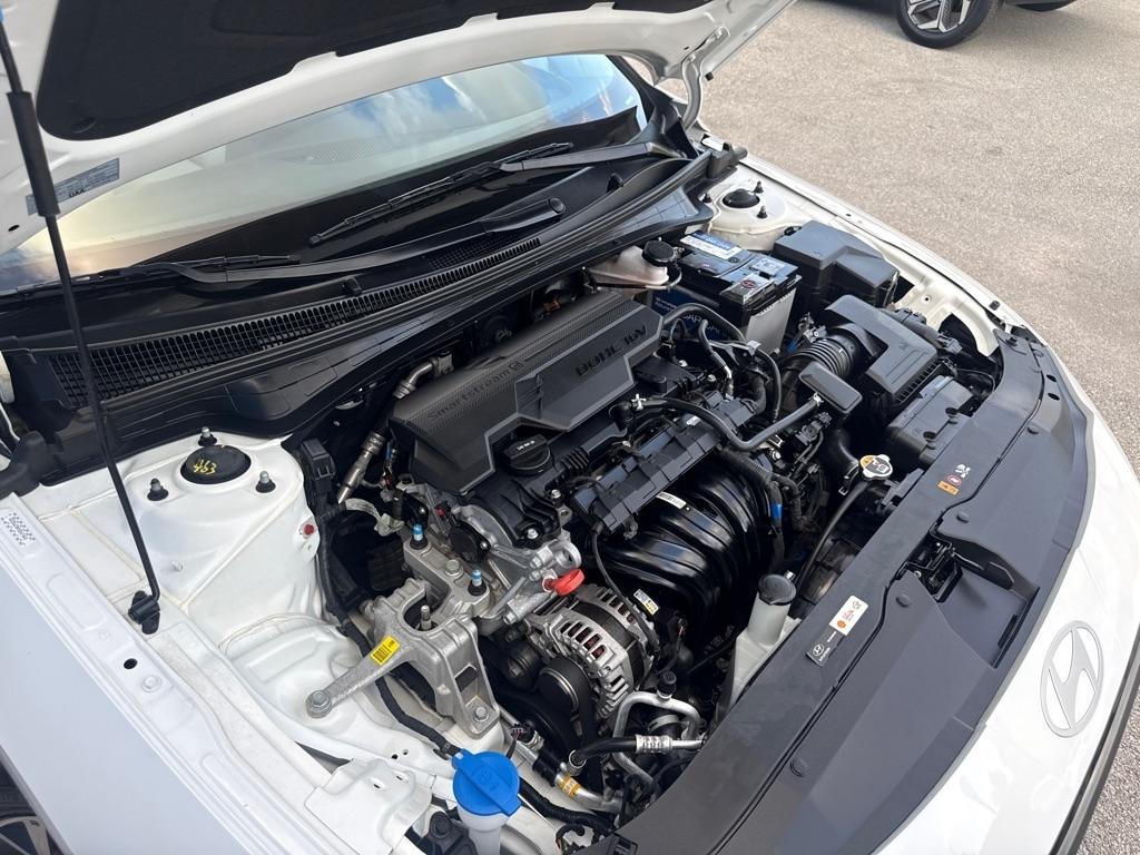 Hyundai Elantra  2024