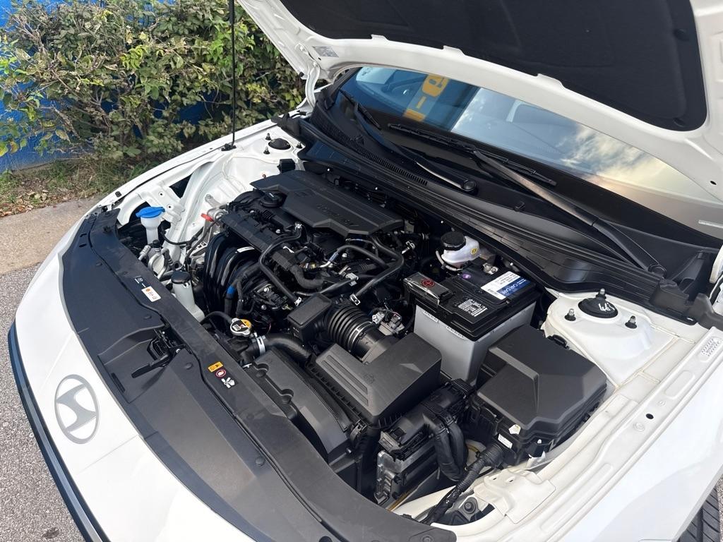 Hyundai Elantra  2024