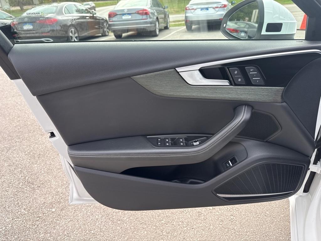 Audi A4 Sedan  2023