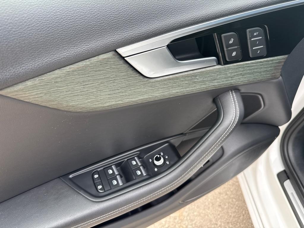 Audi A4 Sedan  2023