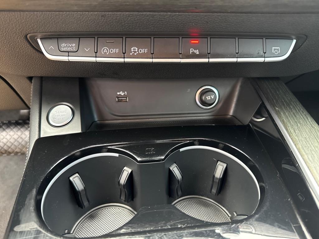 Audi A4 Sedan  2023