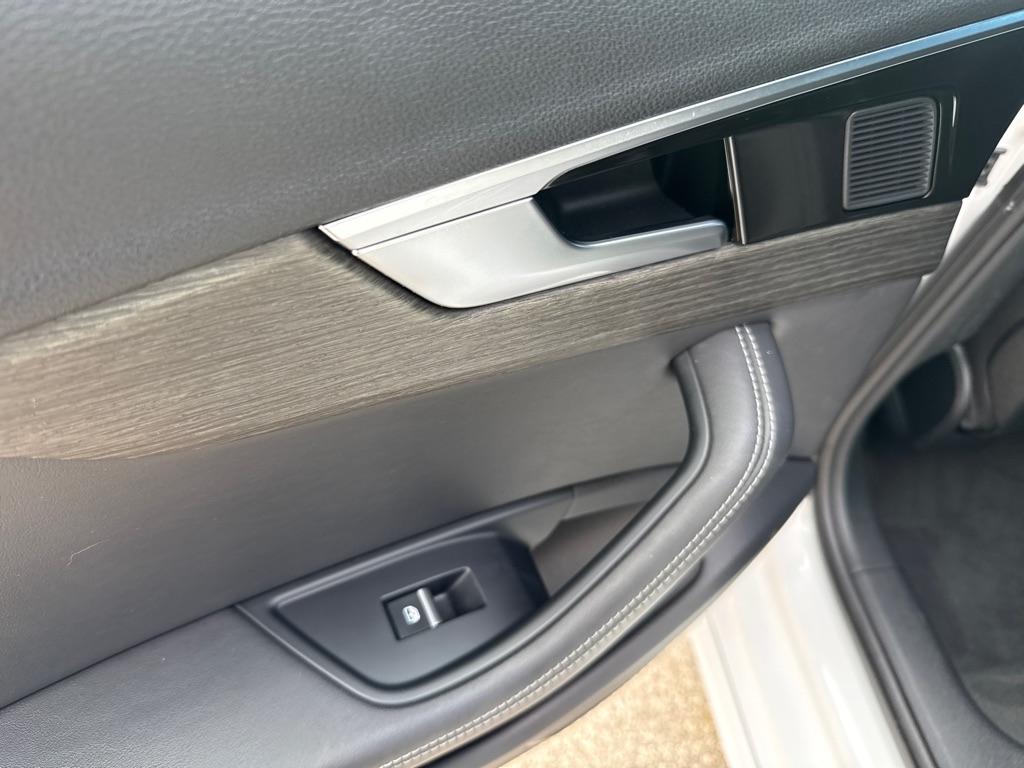 Audi A4 Sedan  2023